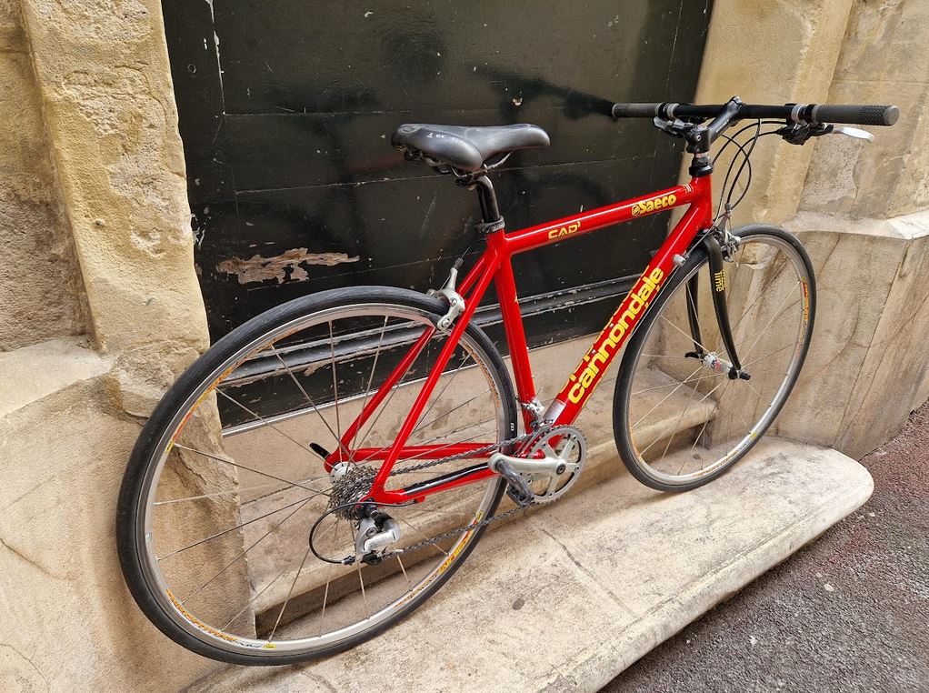 Vélo de route en carbone urbain Cannondale CAD 3